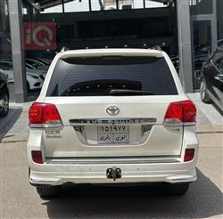 تۆیۆتا لاند کروزەر